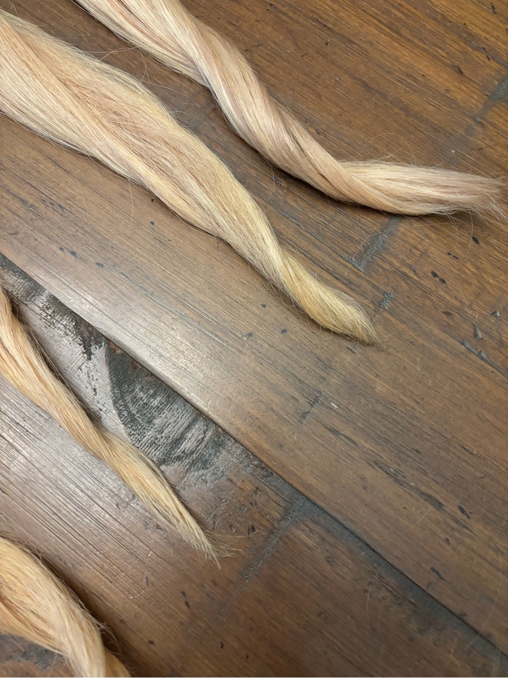 Bellami silk seam 140g butter blonde 16 inch extensions - Picture 6 of 12